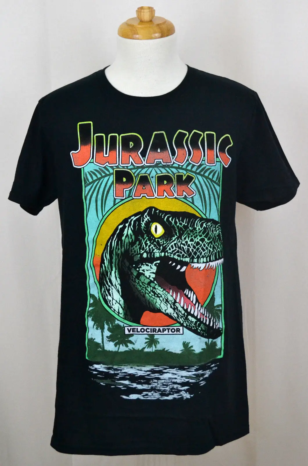 Фото Jurasic Park T-shirt Velociraptor Poster Graphic Tee Cotton Black NWT | Мужская одежда