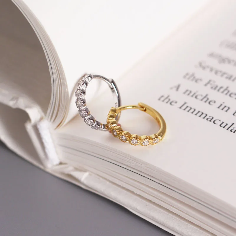 Korean Zircon Gold Hoop Earrings 925 Sterling Silver Gold Hoop Set White Zircon Small Delicate Earrings Girl Women Accessories
Korean Zircon Gold Hoop Earrings 925 Sterling Silver Gold Hoop Set White Zircon Small Delicate Earrings Girl Women Accessories