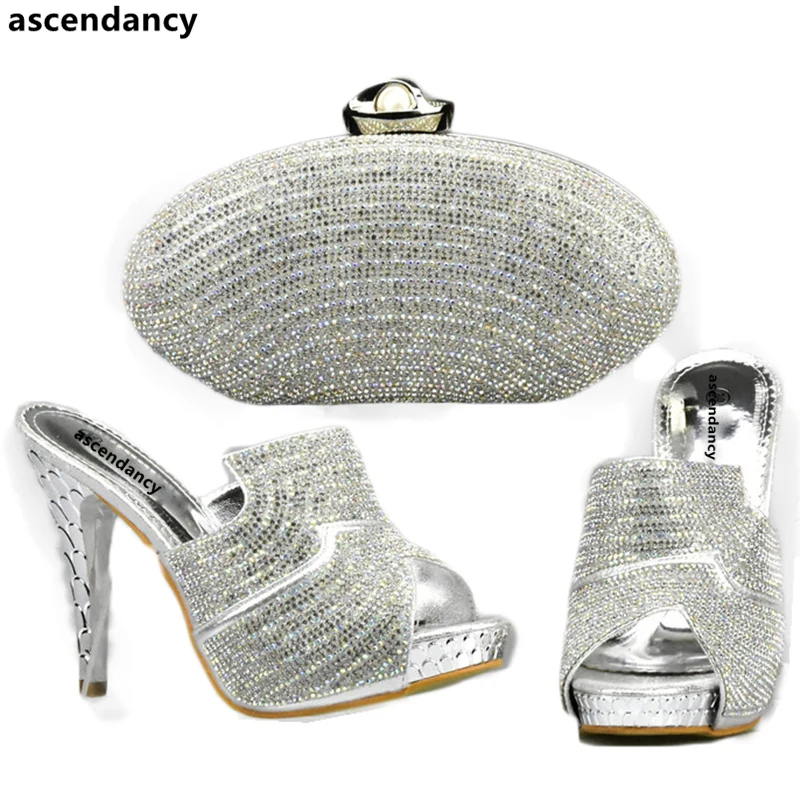 Latest Sliver Color Nigerian Party Shoe and Bag Sets Decorated with Rhinestone High Quality African Wedding Shoes and Bag Sets
Latest Sliver Color Nigerian Party Shoe and Bag Sets Decorated with Rhinestone High Quality African Wedding Shoes and Bag Sets