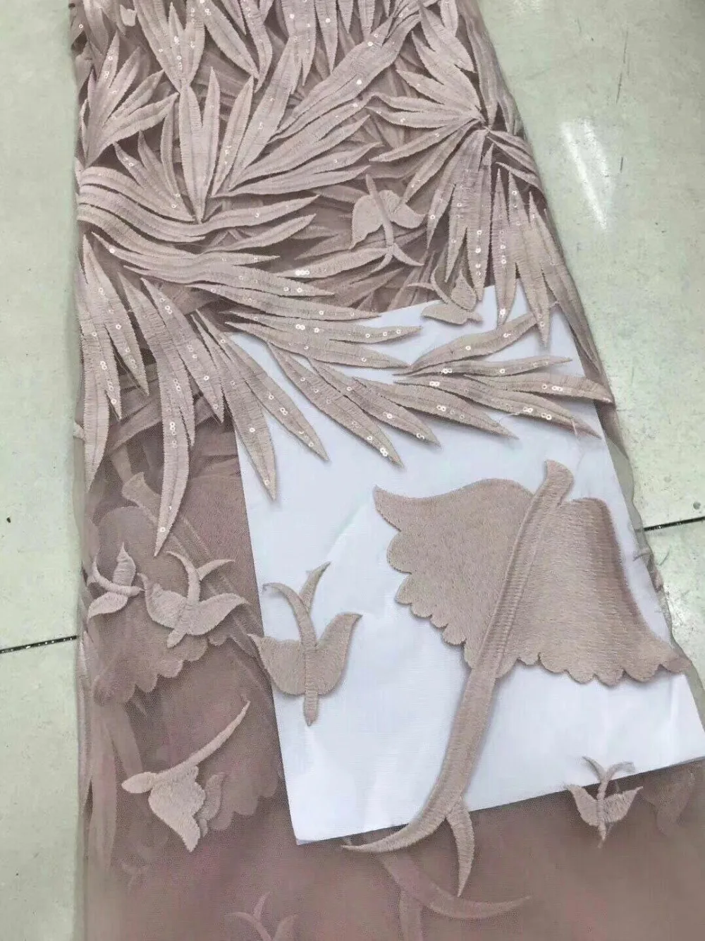 wholesale African net lace with sequins,top quality French lace fabric,fashionable net lace for party dress 
wholesale African net lace with sequins,top quality French lace fabric,fashionable net lace for party dress