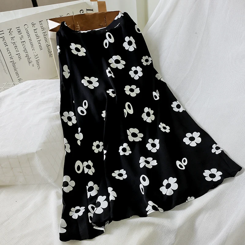 white black flexible stretch high waist midi flare a-line vintage floral printed chiffon skirt for women womens skirts saia
white black flexible stretch high waist midi flare a-line vintage floral printed chiffon skirt for women womens skirts saia