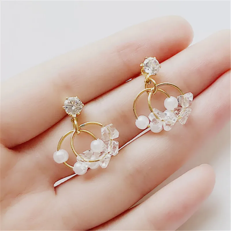 Fashion round crystal earrings Pearl earrings circle geometry female temperament melting crystal circle stud earrings for women
Fashion round crystal earrings Pearl earrings circle geometry female temperament melting crystal circle stud earrings for women