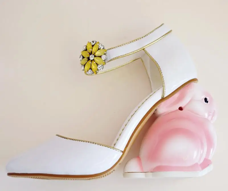 Carpaton 2019 Summer Lovely Rabbit Strange Heels Sandal for Woman Round Toe Ankle Strap High Heel Shoes Crystal Party Heels
Carpaton 2019 Summer Lovely Rabbit Strange Heels Sandal for Woman Round Toe Ankle Strap High Heel Shoes Crystal Party Heels