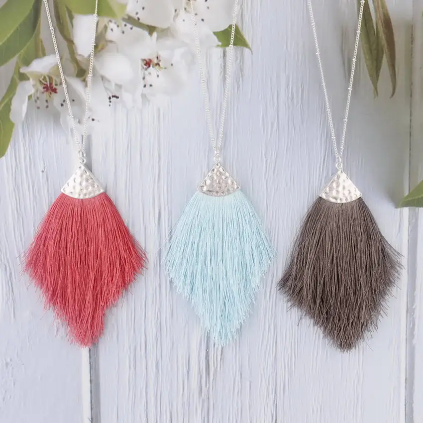 ZWPON 2019 New Silver Sweater Chain BOHO Tassel Necklace Long Necklace for Women Fashion Triangle Pendant Necklace Wholesale
ZWPON 2019 New Silver Sweater Chain BOHO Tassel Necklace Long Necklace for Women Fashion Triangle Pendant Necklace Wholesale