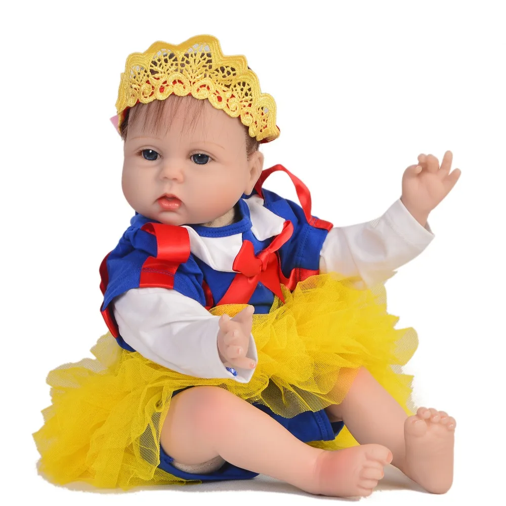 55cm Soft Silicone Doll Reborn Baby lifelike white skin Newborn Baby Birthday Gift play house toys doll Early Education bonecas
55cm Soft Silicone Doll Reborn Baby lifelike white skin Newborn Baby Birthday Gift play house toys doll Early Education bonecas
