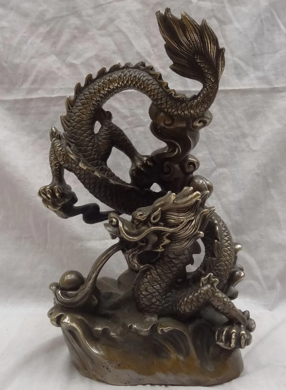 002958 12" Chinese Bronze Copper Decoration Palace Year Zodiac Fly Dragon Ball Statue 
002958 12" Chinese Bronze Copper Decoration Palace Year Zodiac Fly Dragon Ball Statue
