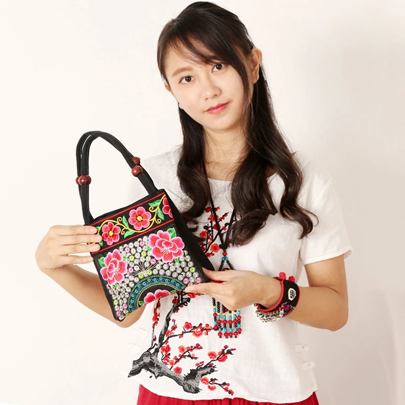 New Chinese Style Handmade Embroidered Embroidered 2018 Small Tote Bags Women Shoulder Bag Handbags Messenger Bag sac a main
New Chinese Style Handmade Embroidered Embroidered 2018 Small Tote Bags Women Shoulder Bag Handbags Messenger Bag sac a main