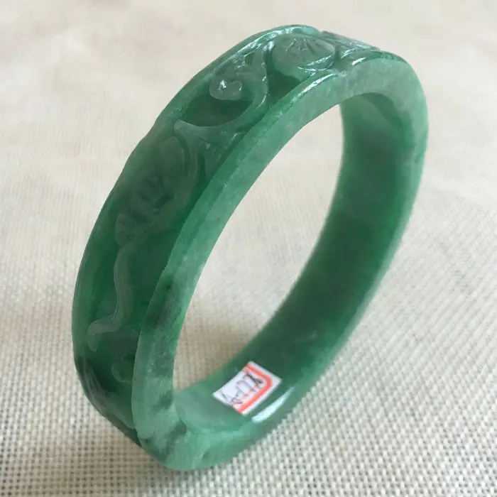 A-1776 Chinese Hand-carved Emerald Green Jadeite Jade Gems Bangle Bracelet 63mm 28% 10.13
A-1776 Chinese Hand-carved Emerald Green Jadeite Jade Gems Bangle Bracelet 63mm 28% 10.13