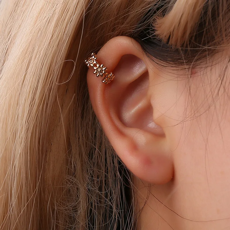 Vintage Clip on Earrings Simple Daisy Ear Cuff Non Pierced Earrings Nose Ring New Fashion Women Earrings 3 Color Ear Cuff Brinco
Vintage Clip on Earrings Simple Daisy Ear Cuff Non Pierced Earrings Nose Ring New Fashion Women Earrings 3 Color Ear Cuff Brinco