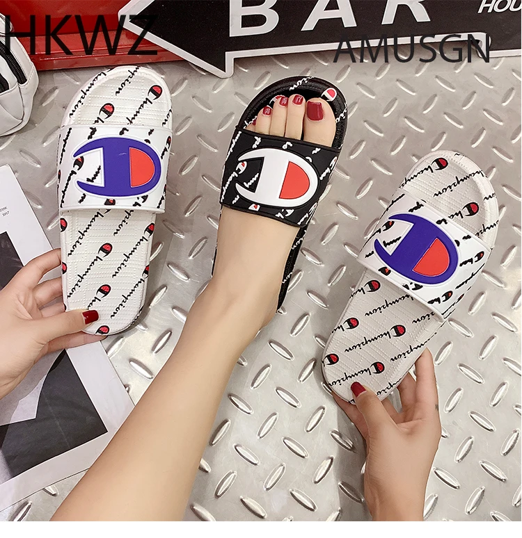 2019 summer brand new couple slippers home bathroom non-slip color matching soft bottom slippers thick bottom round toe sandals
2019 summer brand new couple slippers home bathroom non-slip color matching soft bottom slippers thick bottom round toe sandals