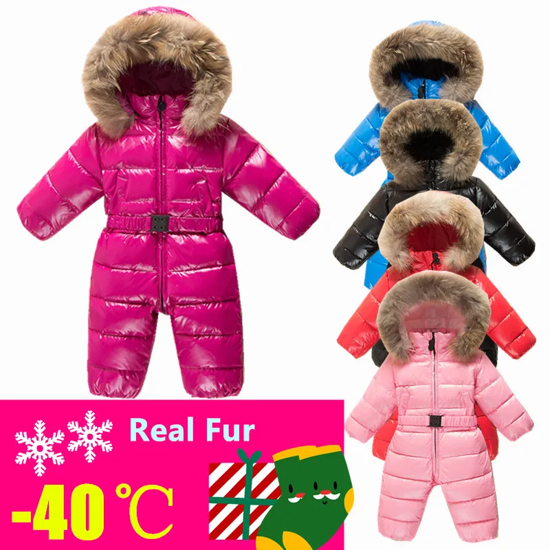 New Baby Big Raccoon Fur Collar Hooded Detachable Rompers Winter Warm Child 90% White Duck Down Jumpsuits Infants Ski Suits
New Baby Big Raccoon Fur Collar Hooded Detachable Rompers Winter Warm Child 90% White Duck Down Jumpsuits Infants Ski Suits