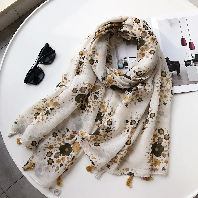 2019 Spain Fashion Spring Polka Floral Viscose Scarves For Lady Shawls and Wraps Pashmina Stoles Muslim Hijab Foulards 180*90Cm
2019 Spain Fashion Spring Polka Floral Viscose Scarves For Lady Shawls and Wraps Pashmina Stoles Muslim Hijab Foulards 180*90Cm