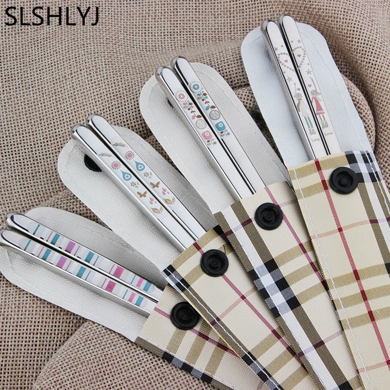 SLSHLYJ 1 Pair Korean Stainless Steel Chopsticks Laser Engraving Patterns Food Sticks Portable Reusable Chopstick Sushi Hashi
SLSHLYJ 1 Pair Korean Stainless Steel Chopsticks Laser Engraving Patterns Food Sticks Portable Reusable Chopstick Sushi Hashi