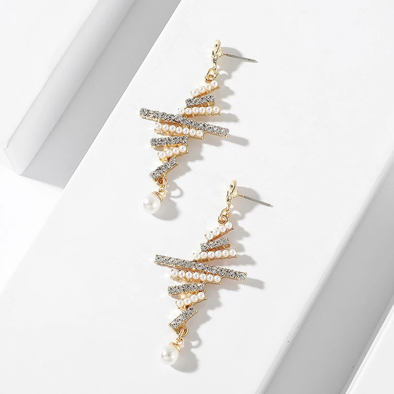 New Design Pearl Rhinestone Long Dangle Earrings Trendy Lightning Gold Alloy Bijoux Korean Style Statement Jewelry Wholesale
New Design Pearl Rhinestone Long Dangle Earrings Trendy Lightning Gold Alloy Bijoux Korean Style Statement Jewelry Wholesale