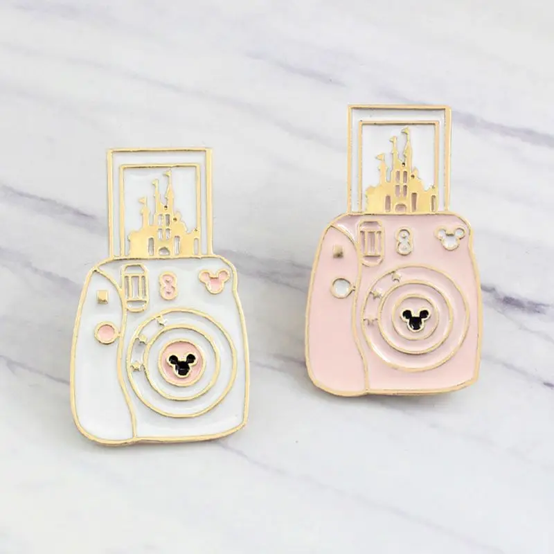 Cartoon Cute Camera Castle Shape Alloy Brooch Lightweight Clothes Pin Badge Enamel Lapel Dresses Hat Scarf Decor Accessory
Cartoon Cute Camera Castle Shape Alloy Brooch Lightweight Clothes Pin Badge Enamel Lapel Dresses Hat Scarf Decor Accessory