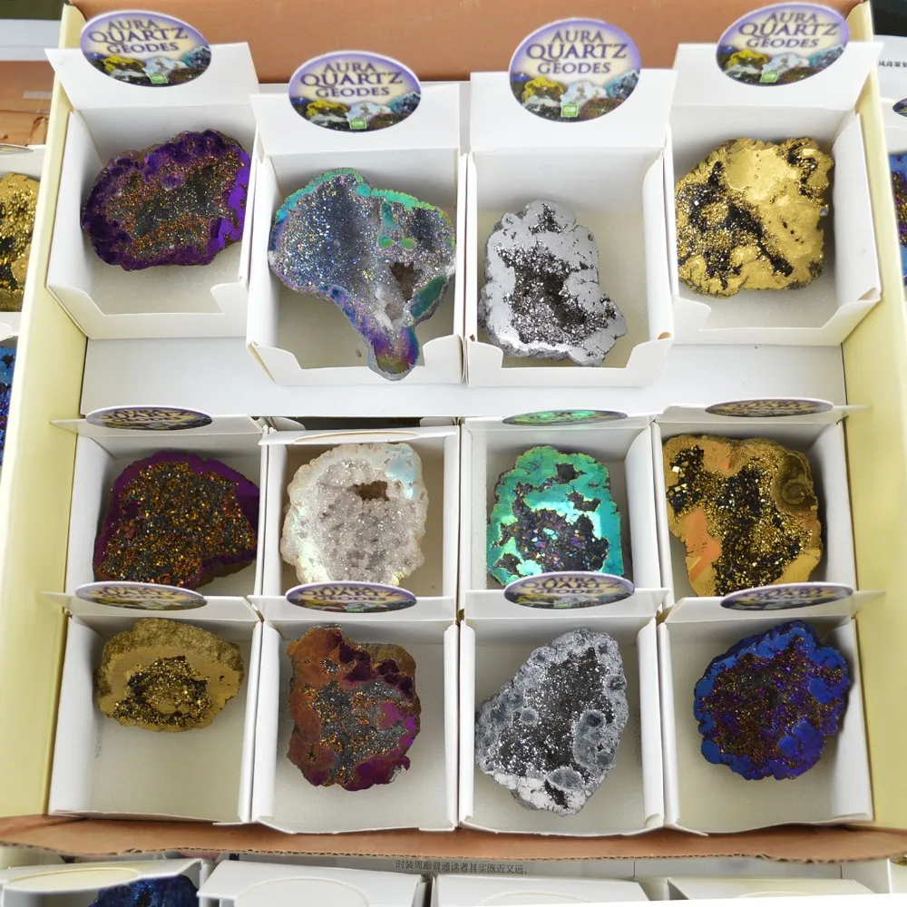 32pcs Boxed Many Color Aura Quartz Geodes Beads Blue Rainbow Silver Gold Natural Crystal Druzy Stone For Pendant Making
32pcs Boxed Many Color Aura Quartz Geodes Beads Blue Rainbow Silver Gold Natural Crystal Druzy Stone For Pendant Making