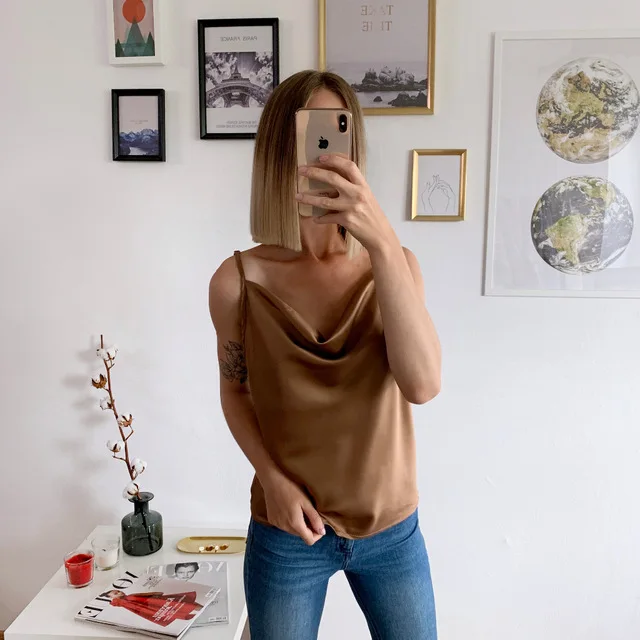 Women Strap Camis Tanks Tops Black Silk Loose Solid Color Summer Tank Tops Female Lady Sleeveless Shirt Tshirt Casual Plus Size
Women Strap Camis Tanks Tops Black Silk Loose Solid Color Summer Tank Tops Female Lady Sleeveless Shirt Tshirt Casual Plus Size