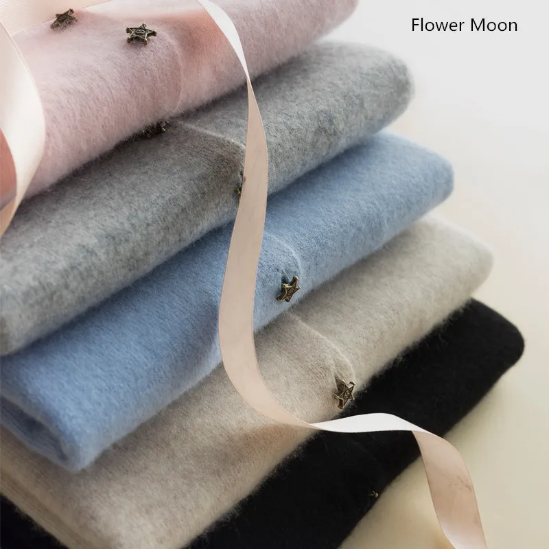 2018 spring new knit cardigan female V-neck solid color knitted short loose sweater coat fashion
2018 spring new knit cardigan female V-neck solid color knitted short loose sweater coat fashion