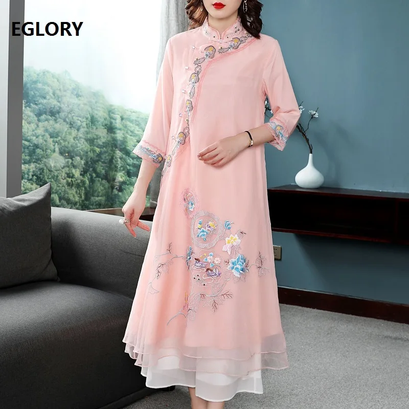 Top Quality Brand Chinese Dress 2019 Autumn Winter Party Vintage Women Exquisite Embroidery Mid-Calf Blue Pink Dress Large Size
Top Quality Brand Chinese Dress 2019 Autumn Winter Party Vintage Women Exquisite Embroidery Mid-Calf Blue Pink Dress Large Size
