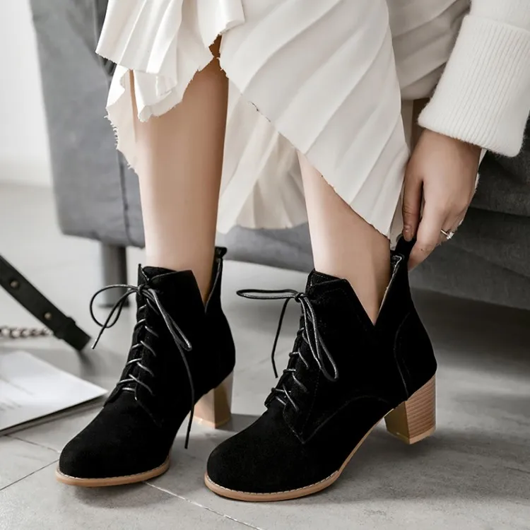Big Size11 12 13 Trend of V-port Shoes with Interlaced Belt and British Wind in Round Round-head Rough-heel
Big Size11 12 13 Trend of V-port Shoes with Interlaced Belt and British Wind in Round Round-head Rough-heel