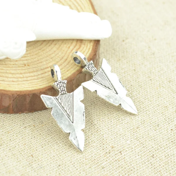20 Pcs 31*15 mm Zinc Alloy sword Charm Antique Tibetan Silver Pendant Jewelry Products Diy Pendants For Necklace Bracelets M09
20 Pcs 31*15 mm Zinc Alloy sword Charm Antique Tibetan Silver Pendant Jewelry Products Diy Pendants For Necklace Bracelets M09