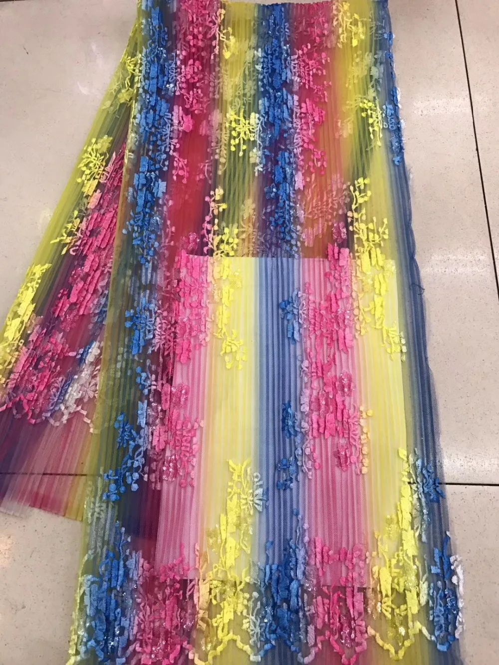 French lace fabric 5yds/pce dhl rainbow sequin fabrics women gorgeous luxury party event show bright dress 2019 new high quality
French lace fabric 5yds/pce dhl rainbow sequin fabrics women gorgeous luxury party event show bright dress 2019 new high quality