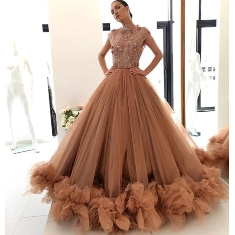Abendkleider 2018 Champagne Lace Prom Gowns Puffy Tulle Ruffles Ball Gowns Vintage 3D Flower Formal Dresses Vestido De Festa
Abendkleider 2018 Champagne Lace Prom Gowns Puffy Tulle Ruffles Ball Gowns Vintage 3D Flower Formal Dresses Vestido De Festa