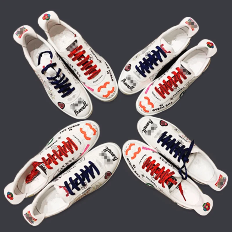 Xiaoxiangfeng 2019 new graffiti small white shoes women painted flat soles casual single shoes canvas board shoes
Xiaoxiangfeng 2019 new graffiti small white shoes women painted flat soles casual single shoes canvas board shoes