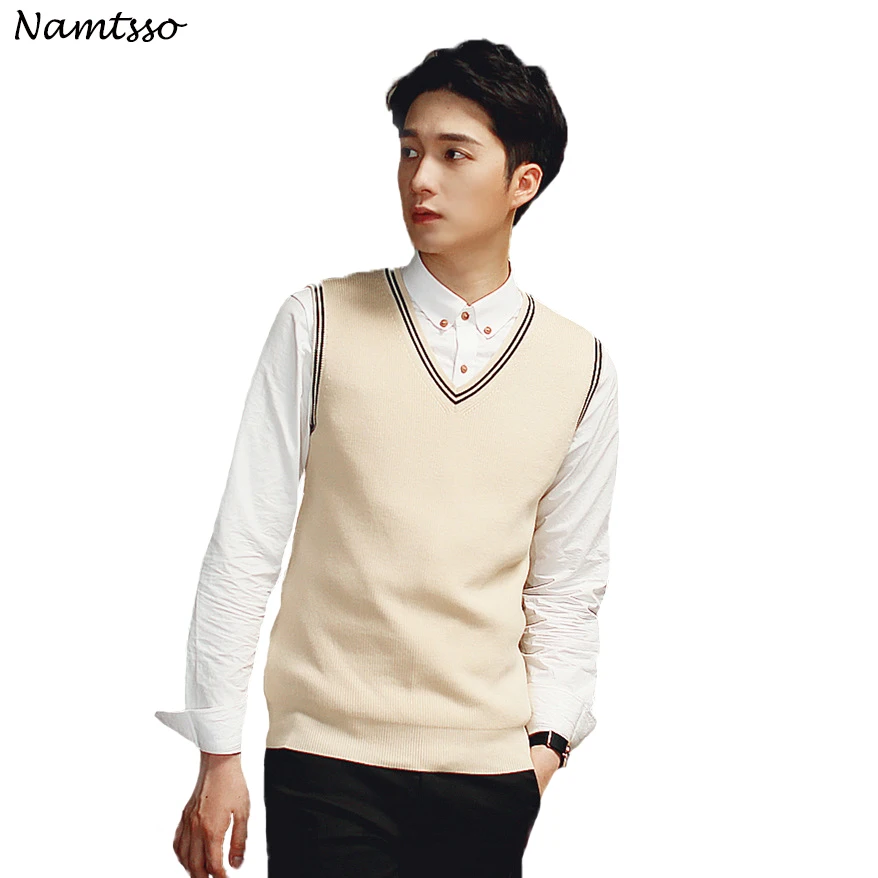 100% Cotton Vest Men 2018 Autumn Winter New British style V-neck Sleeveless Sweater Knitwear Pull Brand base top Clothing 192
100% Cotton Vest Men 2018 Autumn Winter New British style V-neck Sleeveless Sweater Knitwear Pull Brand base top Clothing 192