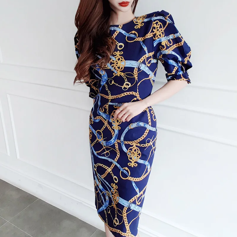 New 2019 Summer Korean OL Elegant Chain Print Office Bodycon Dress Women Puff Sleeve O Neck Back Split Slim Knee Length Dress
New 2019 Summer Korean OL Elegant Chain Print Office Bodycon Dress Women Puff Sleeve O Neck Back Split Slim Knee Length Dress