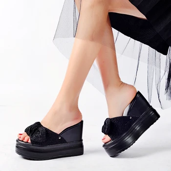 Summer Europe and the United States trend thick-soled women's shoes thick bottom bow sequins beach lazy sandals
Summer Europe and the United States trend thick-soled women's shoes thick bottom bow sequins beach lazy sandals