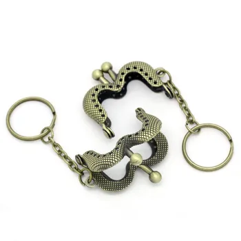 50Pcs Vintage Clutch Coins Purse Frame Kiss Clasps Lock Handbag Handle Key Ring Antique Bronze Tone 4.6x3.9cm
50Pcs Vintage Clutch Coins Purse Frame Kiss Clasps Lock Handbag Handle Key Ring Antique Bronze Tone 4.6x3.9cm