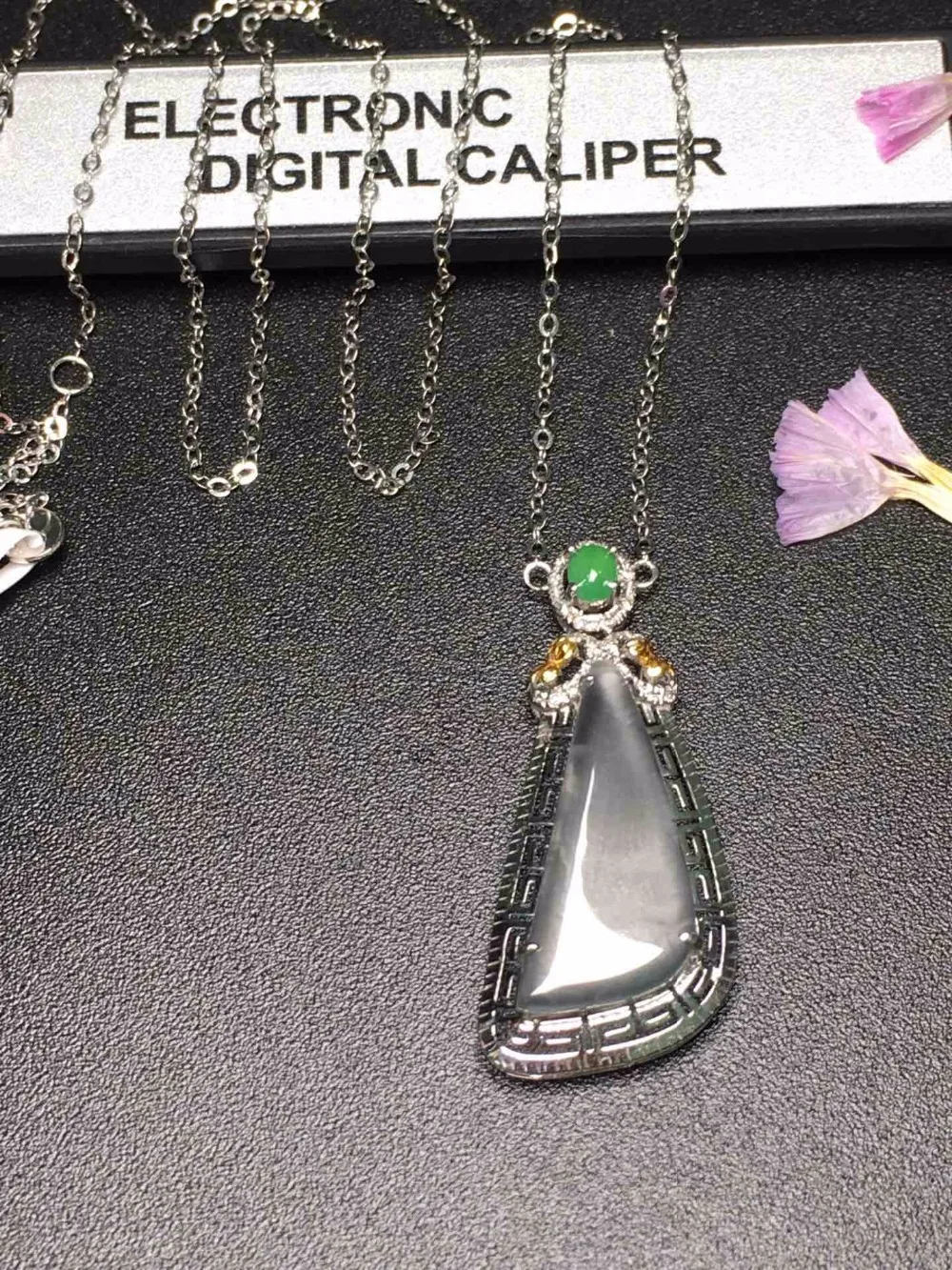 Fine Jewelry 18K White Gold Buddism Buddha 100% Natural White Burmes Jade Gemstones Pendant Necklace Fine Pendants Necklaces
Fine Jewelry 18K White Gold Buddism Buddha 100% Natural White Burmes Jade Gemstones Pendant Necklace Fine Pendants Necklaces