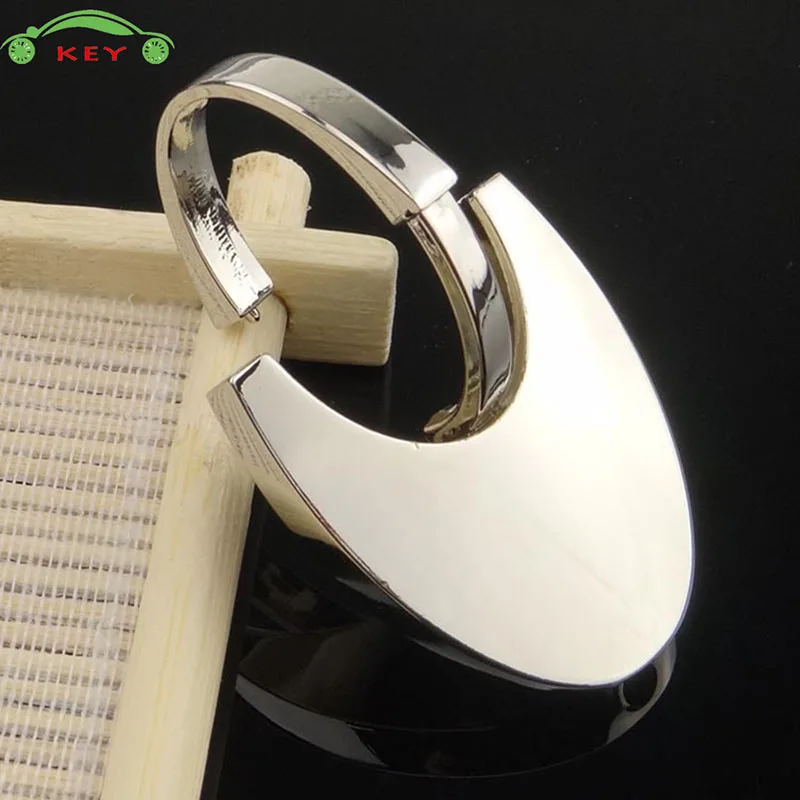 Creative Metal Rotating Car Keychain Auto Men Key Chain Holder for Dodge Hyundai Daihatsu Subaru Audi Ford Mercedes BMW Keyring
Creative Metal Rotating Car Keychain Auto Men Key Chain Holder for Dodge Hyundai Daihatsu Subaru Audi Ford Mercedes BMW Keyring