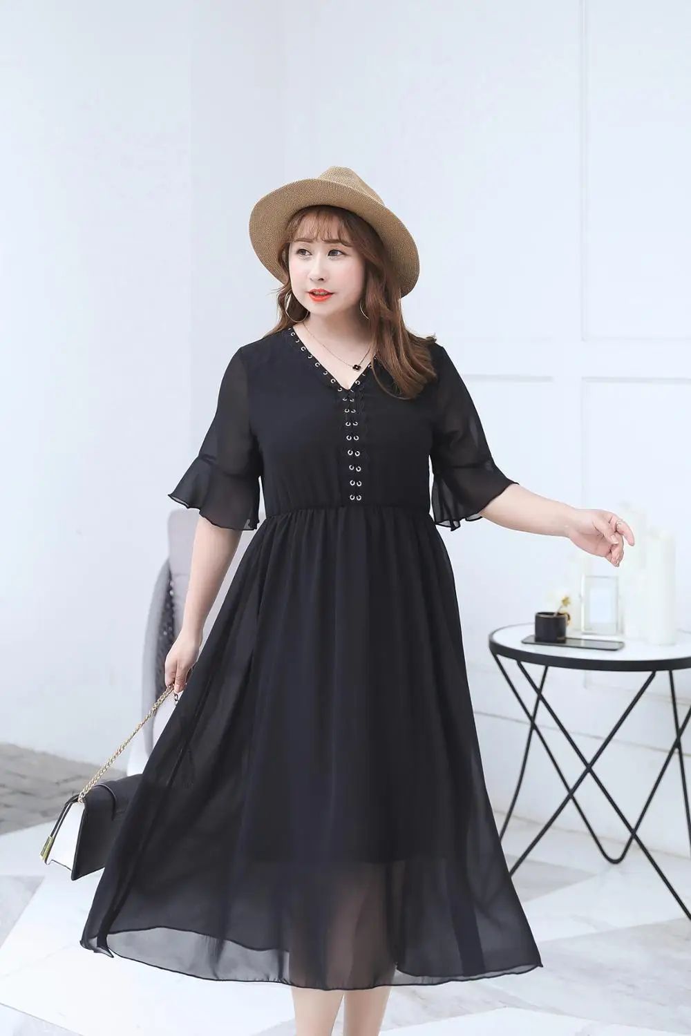 MINSUNDA Plus Size Black Contrast Lace Flare Dress Women Summer V Neck Flare Sleeve Midi Dress Ladies OL Work Casual Dress
MINSUNDA Plus Size Black Contrast Lace Flare Dress Women Summer V Neck Flare Sleeve Midi Dress Ladies OL Work Casual Dress
