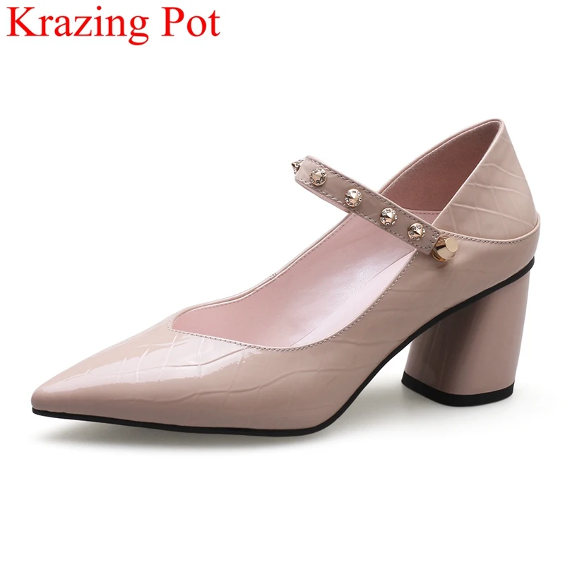 2018 superstar cow leather rivet square heel women pumps pointed toe mature shallow high heels office lady wedding shoes L71
2018 superstar cow leather rivet square heel women pumps pointed toe mature shallow high heels office lady wedding shoes L71