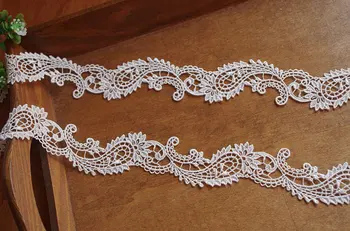 off white lace trim with delicate floral, vintage style lace trimDG096 ten yards
off white lace trim with delicate floral, vintage style lace trimDG096 ten yards