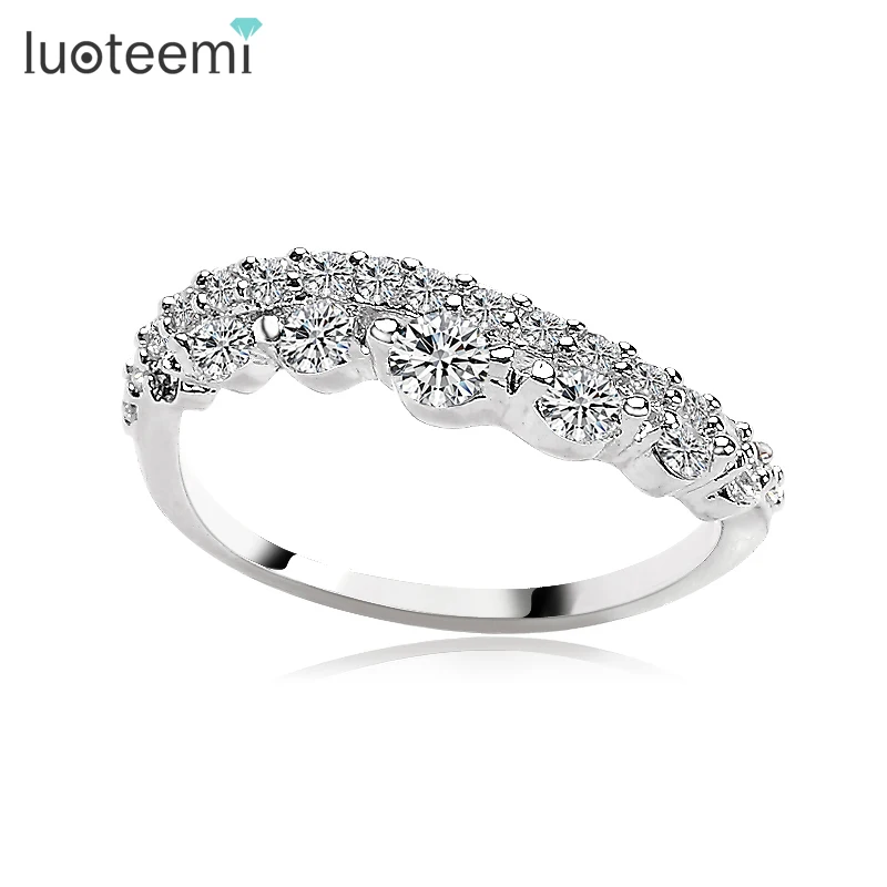 LUOTEEMI New Style Beauty Flower Finger Rings With AAA Zircon Pave White Gold-Color For Girls Women Wedding Engagement Jewelry
LUOTEEMI New Style Beauty Flower Finger Rings With AAA Zircon Pave White Gold-Color For Girls Women Wedding Engagement Jewelry