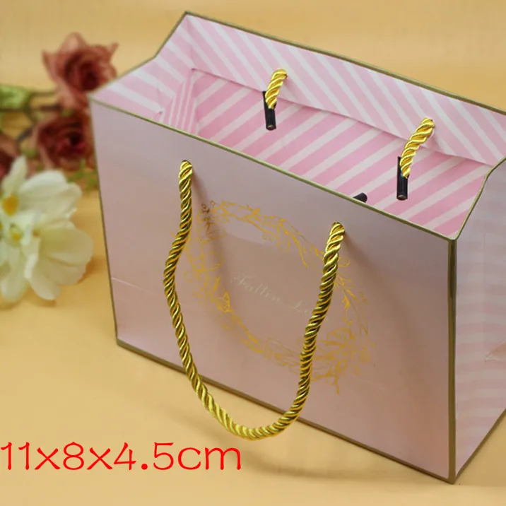 20 Pcs Mini Pink / Blue Wedding Favors Gift Bags Return Present Handbag Paper Bag For Holding Gift Box / Candy Box, 11x8x4.5cm
20 Pcs Mini Pink / Blue Wedding Favors Gift Bags Return Present Handbag Paper Bag For Holding Gift Box / Candy Box, 11x8x4.5cm