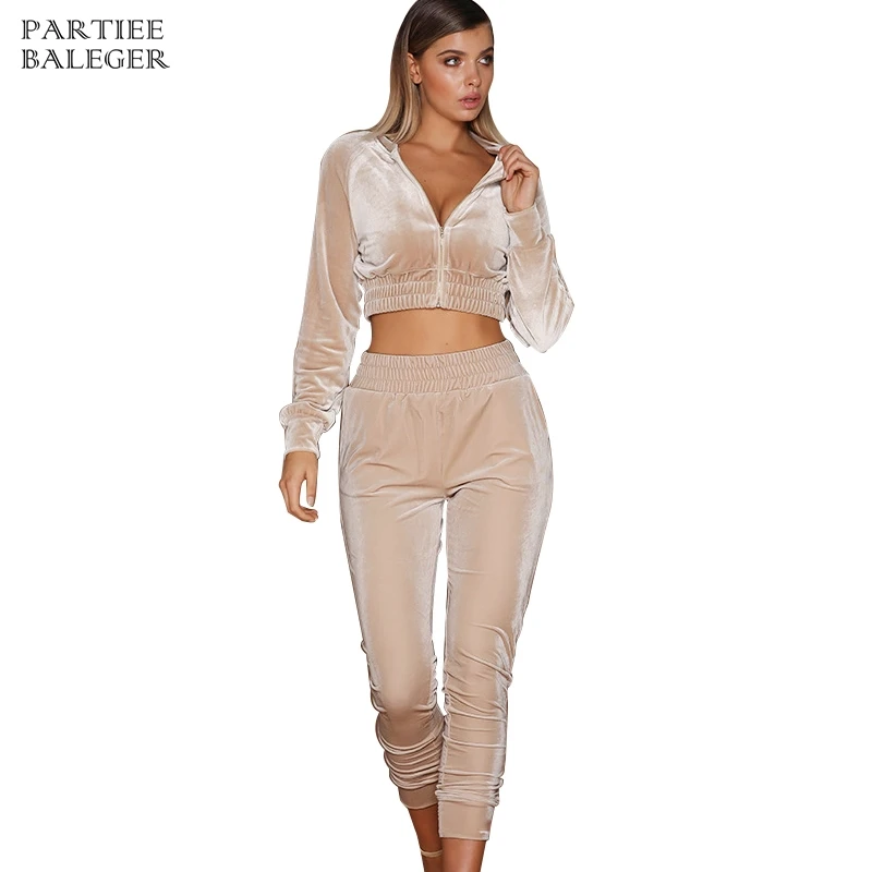 2019 New Arrival Fashion Front Zipper Long Sleeves V Neck Two Pieces Party Club Casual Wear Velvet Suit
2019 New Arrival Fashion Front Zipper Long Sleeves V Neck Two Pieces Party Club Casual Wear Velvet Suit