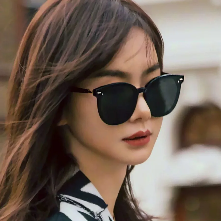 2019 Gentle Monster Women Sunglasses East Moon Fashion Lady Elegant Cat Eye Sun glasses Woman Vintage Sunglass Original Package
2019 Gentle Monster Women Sunglasses East Moon Fashion Lady Elegant Cat Eye Sun glasses Woman Vintage Sunglass Original Package