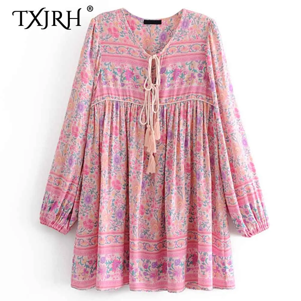 TXJRH Bohemia Vintage Ethnic Pink Floral Print Shirt O-Neck Pullover Lacing up Bow Tassel Long Sleeve Blouse Fashion Women Top
TXJRH Bohemia Vintage Ethnic Pink Floral Print Shirt O-Neck Pullover Lacing up Bow Tassel Long Sleeve Blouse Fashion Women Top