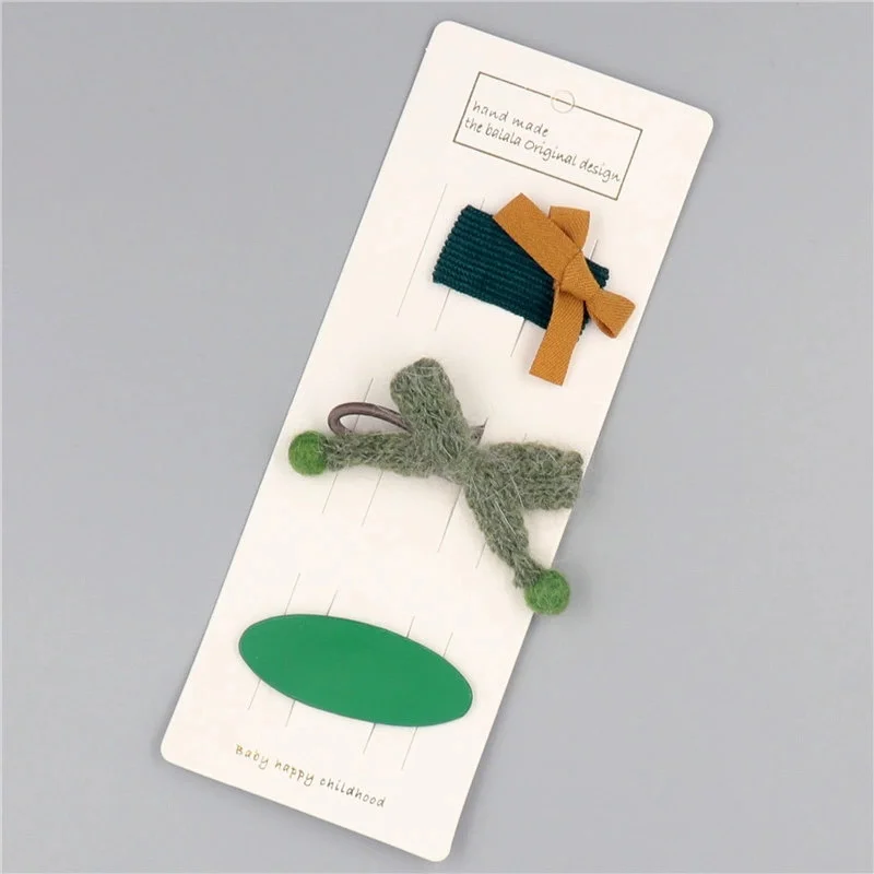 Korean Children's Hair Accessories Three-Piece Suit PU Leather Hairpin Corduroy BB Clip Bow Rubber Band Combination
Korean Children's Hair Accessories Three-Piece Suit PU Leather Hairpin Corduroy BB Clip Bow Rubber Band Combination