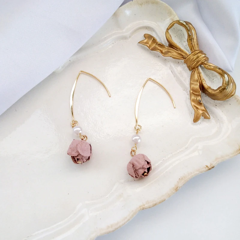 Modern Women's Earrings 2019 Simple Rose Flower Pendant Earrings For Women Statement Jewelry Accessories boucle d'oreille Pink
Modern Women's Earrings 2019 Simple Rose Flower Pendant Earrings For Women Statement Jewelry Accessories boucle d'oreille Pink