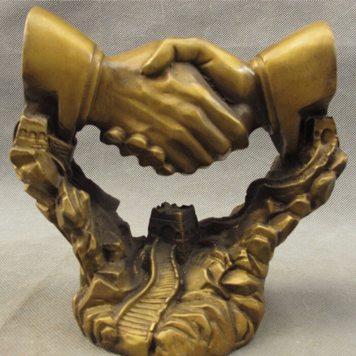 China Bronze Cooperate Symbiosis Success Shake Hands Clasp On Great Wall Statue
China Bronze Cooperate Symbiosis Success Shake Hands Clasp On Great Wall Statue