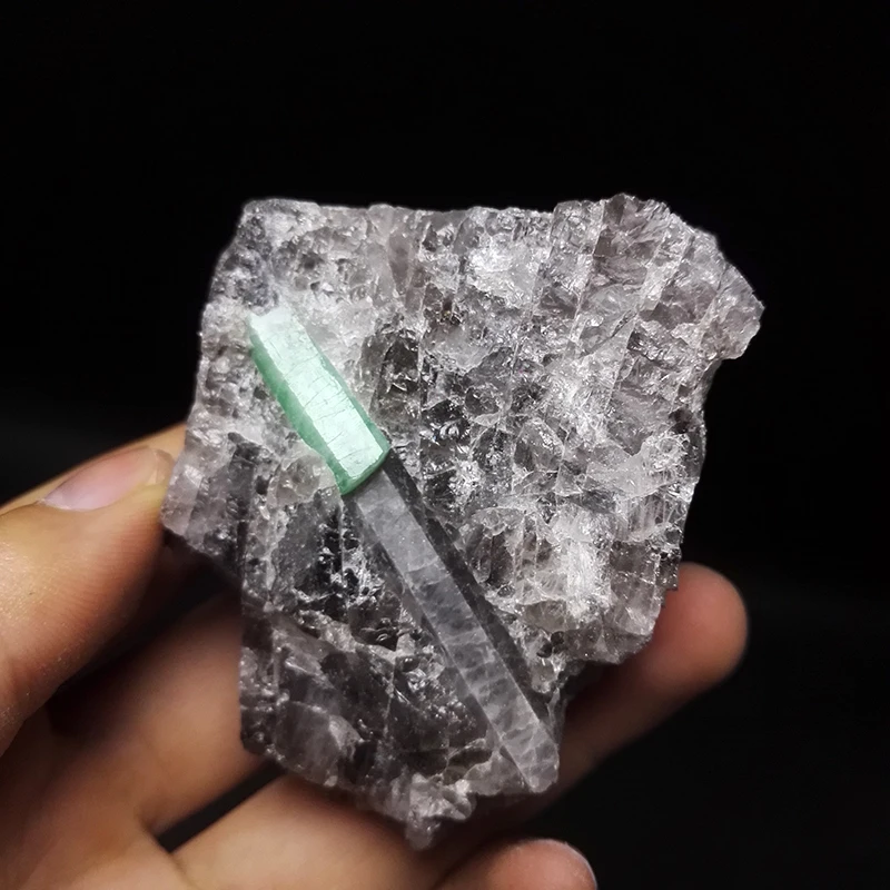 242g NATURAL Stones and Minerals Rock Emerald green symbiosis with quartz crystal gem stone ore sample collection ZML0 08
242g NATURAL Stones and Minerals Rock Emerald green symbiosis with quartz crystal gem stone ore sample collection ZML0 08