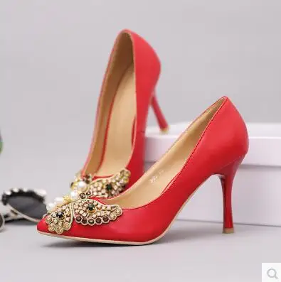 Red pointed high-heeled shoes with fine TG654 white pearl diamond butterfly banquet shoes
Red pointed high-heeled shoes with fine TG654 white pearl diamond butterfly banquet shoes