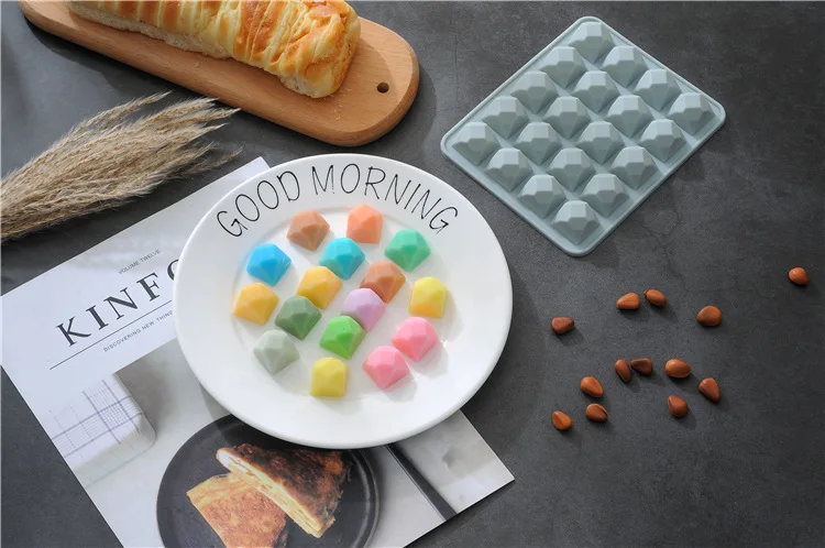 1PC 3d Diamonds Gem Cool Ice Cube Chocolate Soap Tray Mold Silicone Fodant Moulds Ice Cream Maker OK 1039
1PC 3d Diamonds Gem Cool Ice Cube Chocolate Soap Tray Mold Silicone Fodant Moulds Ice Cream Maker OK 1039
