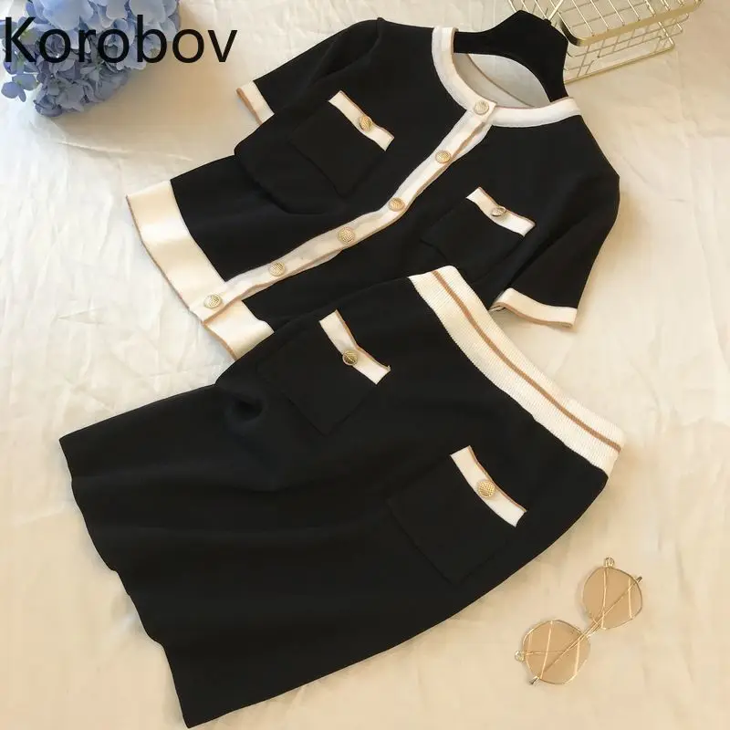 Korobov Elegant Korean Knit Women Outfits O Neck Short Sleeve Single Breasted Tops and Bandage Mini Pockets Skirt Sets 78339
Korobov Elegant Korean Knit Women Outfits O Neck Short Sleeve Single Breasted Tops and Bandage Mini Pockets Skirt Sets 78339