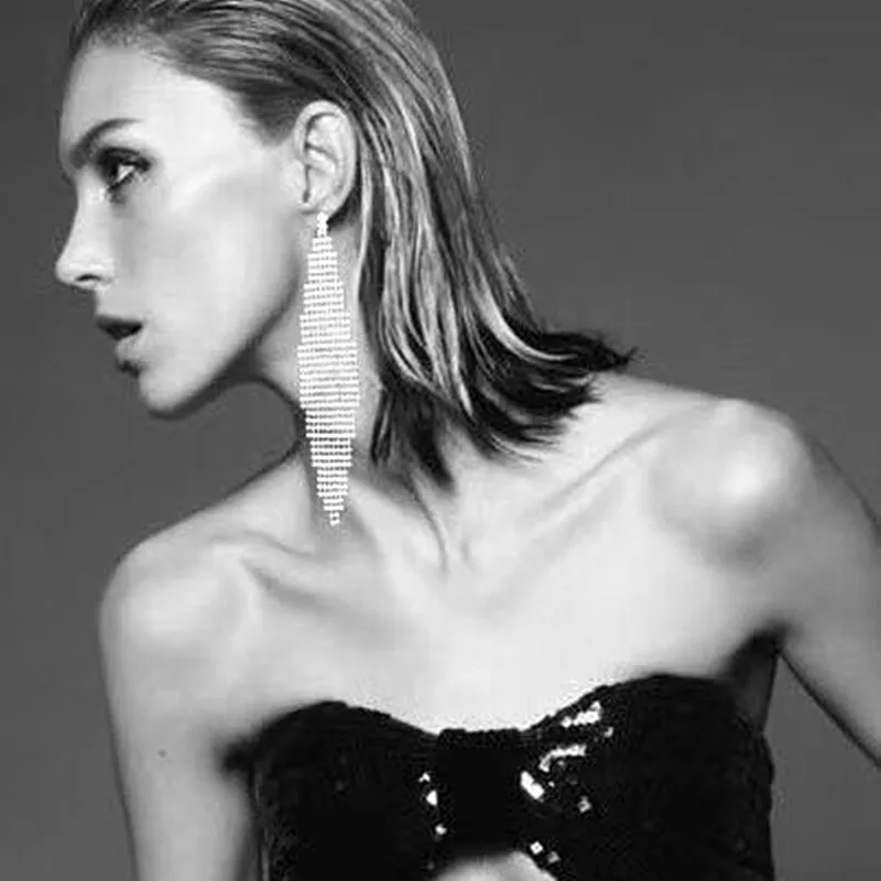 Luxury Fashion Brand Show Lady's Shiny Rhinestone Gems Dangle Earrings Jewelry Evening Dress Statement Earrings Accessories
Luxury Fashion Brand Show Lady's Shiny Rhinestone Gems Dangle Earrings Jewelry Evening Dress Statement Earrings Accessories